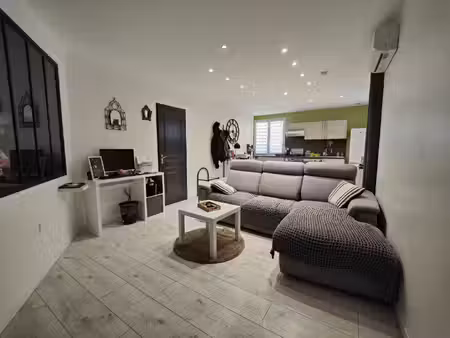 bouillargues : appartement t1 bis en rez-de-chaussée