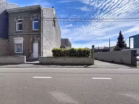 invest - 2 appt + logement collectif (5 unités) + garage