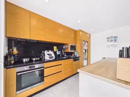 t4 meublé 83 m2 avec jardin privatif de 100 m2 porte-de-sa