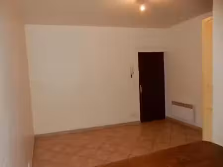 location appartement 1 pièce 25 m² à simiane-collongue (13109)  450 €