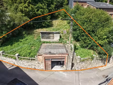 terrain de 298 m² avec garage et jardin !
