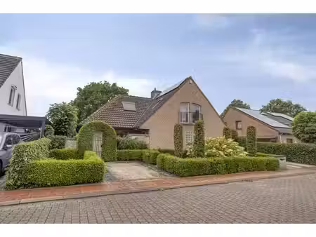 villa à vendre (4 chambres) dans une impasse à sint-andries