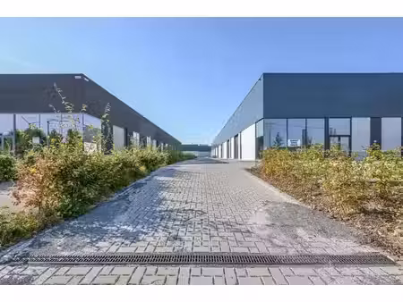 casco kmo-unit met kantoor  autostaanplaats op toplocatie