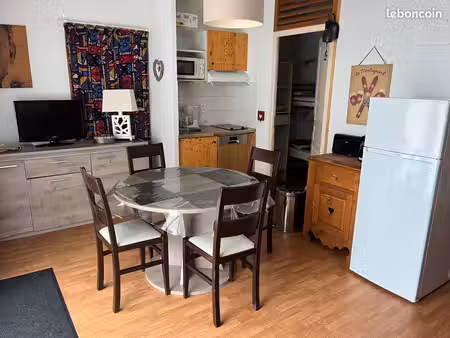 loue au mois appartement de septembre à fin novembre