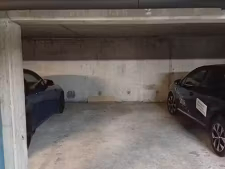 location place de parking sécurisée - rue de l'imprimerie