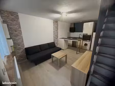 location petite maison 15o m du métro