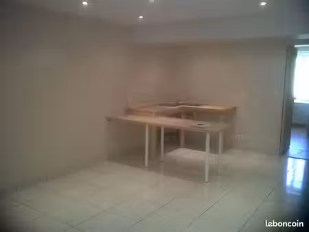 f2 à louer  au calme