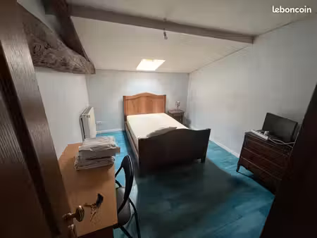 chambre meublée 12m²
