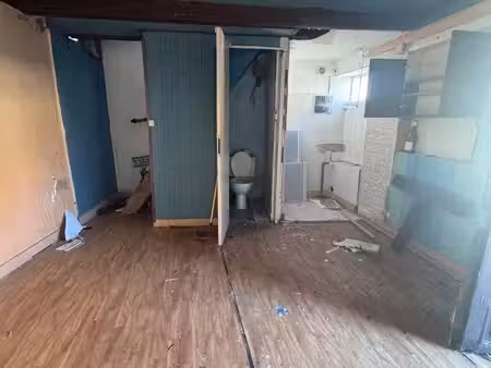 à vendre à challanges – petite maisonnette à rénover