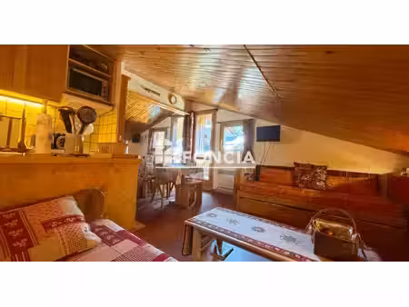 appartement 2 pièces en dernier étage