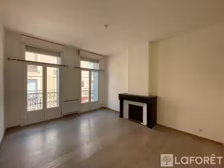 à louer bel appartement t3 de 67 m² en plein centre de prades