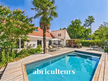 belle maison idéale pour la famille avec grand jardin  terrasse et piscine en vente à saut