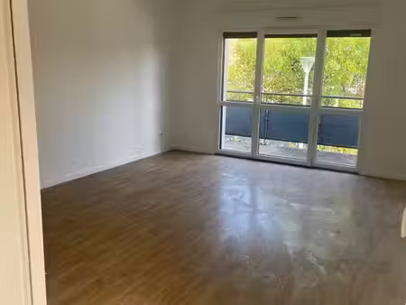 belle appartement 1 premier étage  dernier étage