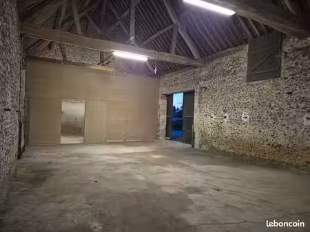 local 130m2 acces independant proche rocade sud chartres
