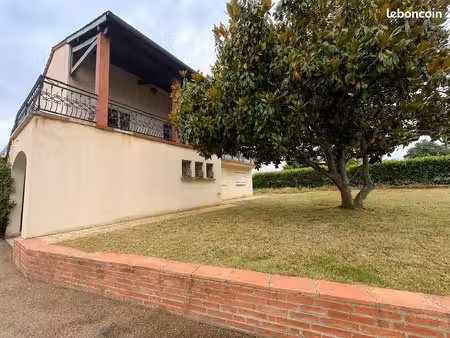 maison 200m2 + hangard 100m2+ 4 garages