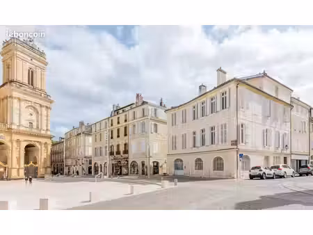 local commercial - place de la cathédrale