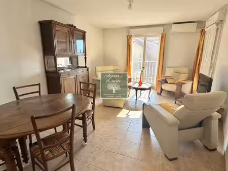 t3 meublé à fourques avec loggia