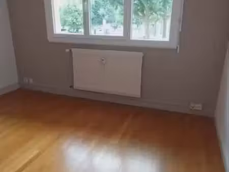 appartement t2 centre idéalement placé en rdc surrelevé