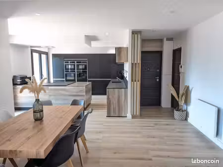 grand appartement familial 4 pièces de 102 m² avec terrasse de 27 m² à eybens limite poisa
