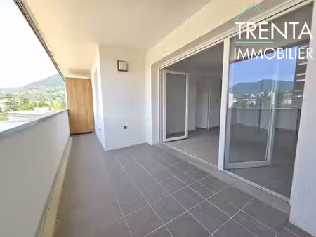 2 pieces  terrasse et garage