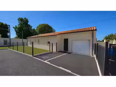 location meublée maison 4 pièces 101 m² à saint-yrieix-sur-charente (16710)  1 100 €