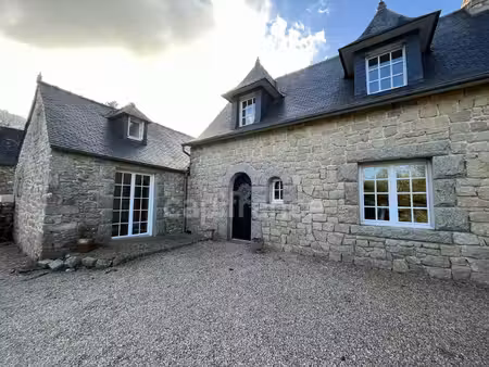 maison en pierre avec plus d’un hectare de terrain – berrien