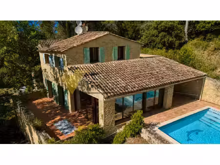 à vendre villa de caractère avec vue dominante  piscine et