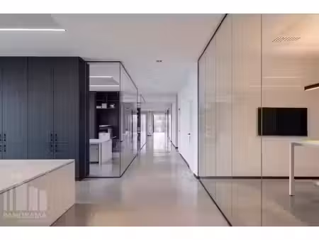 espace de bureaux haut de gamme de 750 m² le long de l’e1...