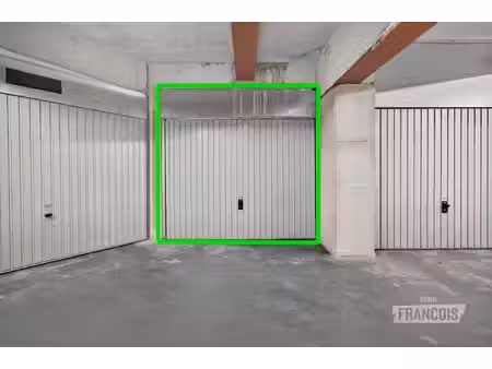 garage à vendre en centre-ville au coq sur mer