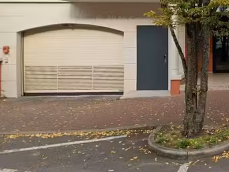 grand box auto fermé - centre ville