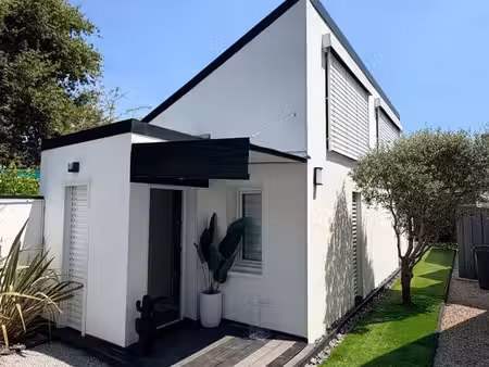little white house