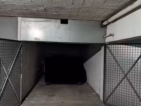 garage sécurisé à louer - lyon 9