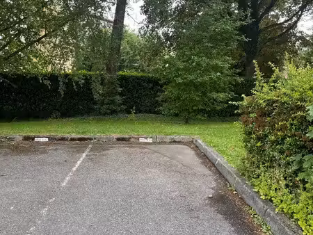 place de parking sécurisée