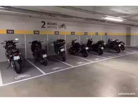 parking / place moto