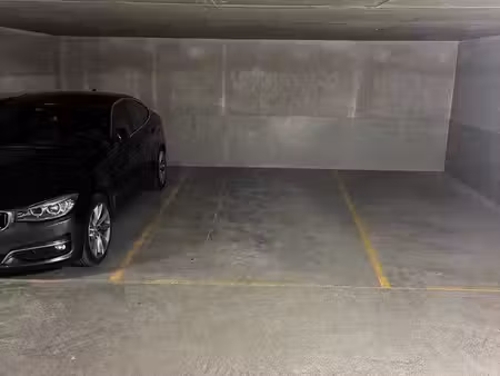 ◊ à louer – place de parking – paris 15e (place du commerce)