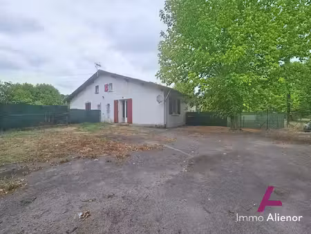 ? hostens – charmant duplex refait à neuf avec grand jardi