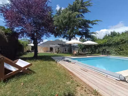 maison plain pied  piscine  rénovée