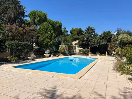maison proche carcassonne avec parc arboré et piscine