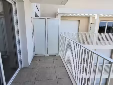 t1 neuf avec balcon et parking à monteux