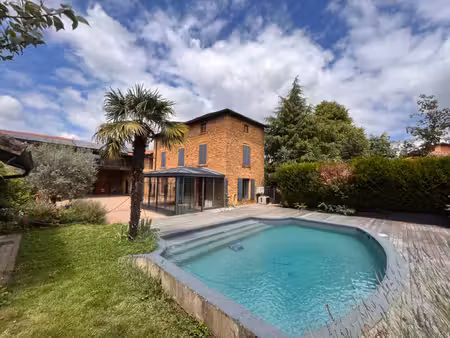 belle maison en pierres dorees a louer