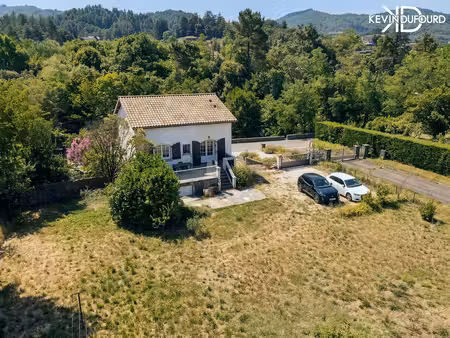 maison de 70 m² sur un terrain de 1100 m² à prades