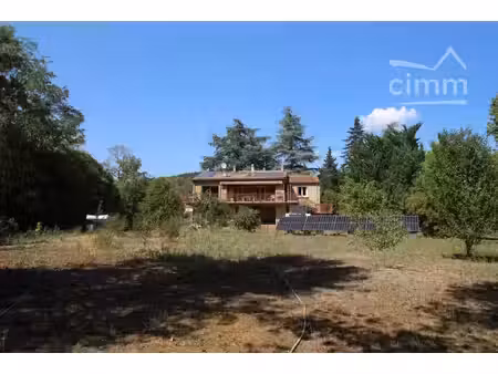 a vendre villa de 212 m² habitables avec un logement en rez de chaussée sur terrain de 534