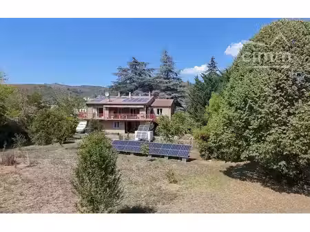 villa de 212 m² habitables logement indépendant sur terrain de 5340 m²