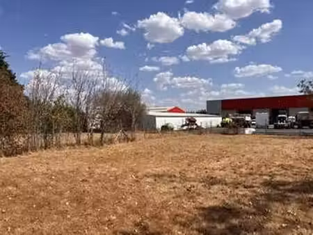 vente terrain à la boissière-de-montaigu (85600) : à vendre / 2838m² la boissière-de-monta