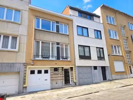ixelles – agréable maison familiale avec garage  terrasse et