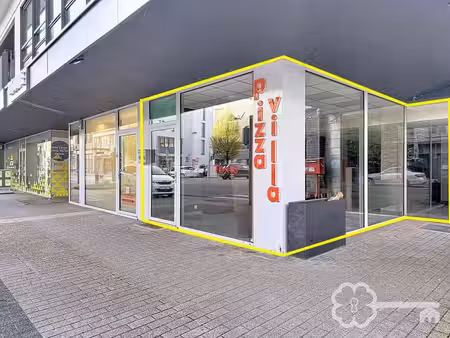 rez commercial au cœur de ciney: 1100 €/mois: top visibilité