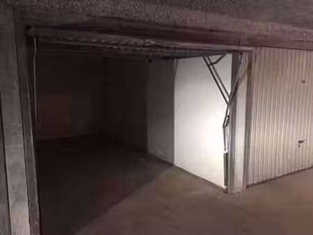 location garage box et parking à bretignolles-sur-mer (85470) : à louer / 13m² bretignolle