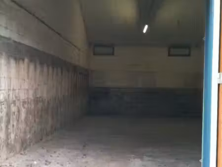 local entrepôt 70m2