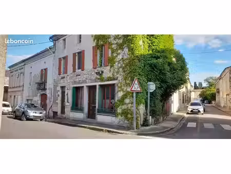grande maison de village