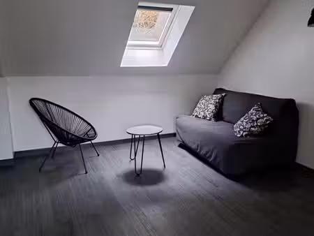 joli studio meublé